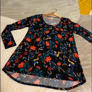 *4/$30*Hummingbird Lynnae top
